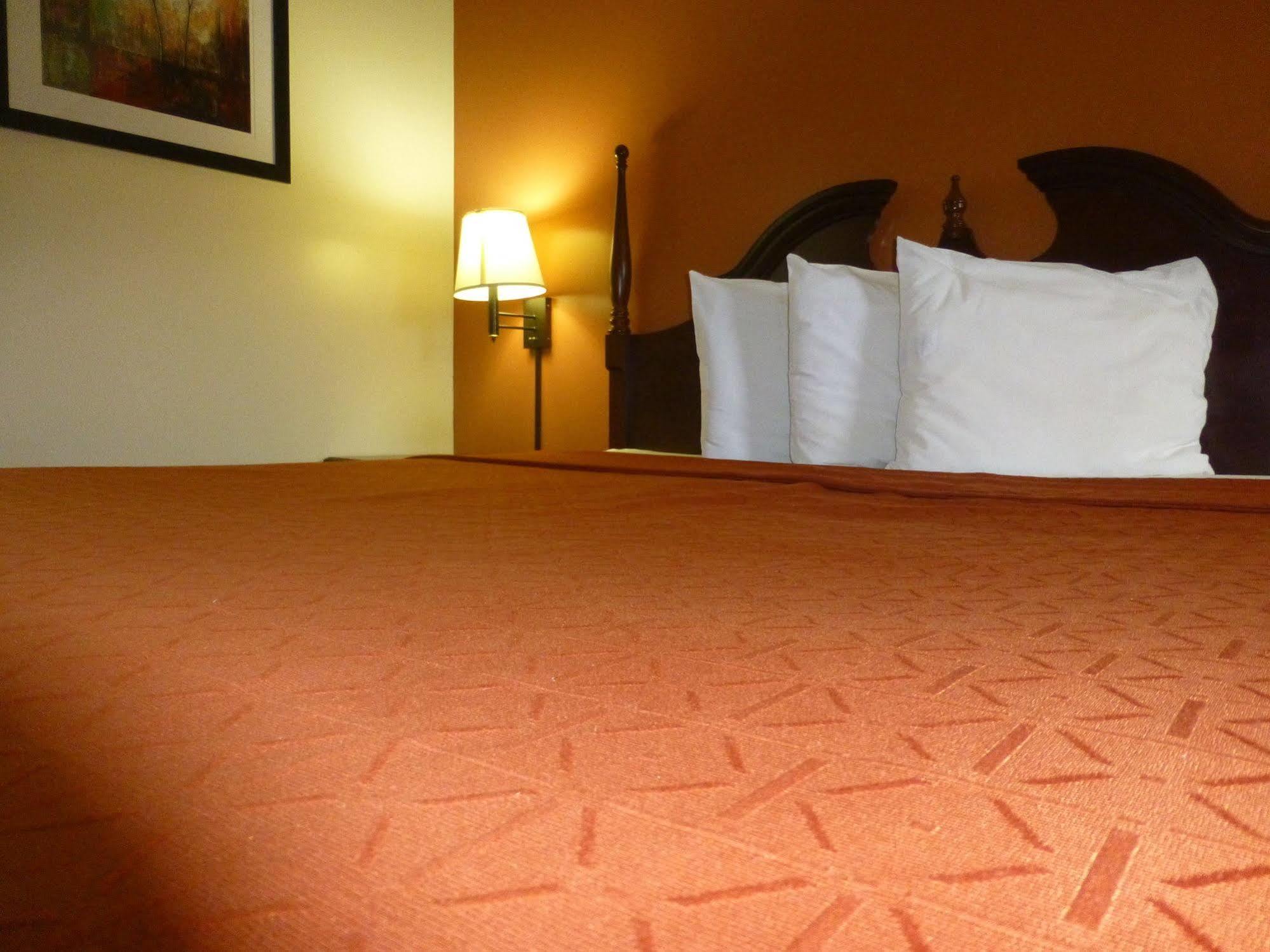 Coach Inn - Summerville Zewnętrze zdjęcie