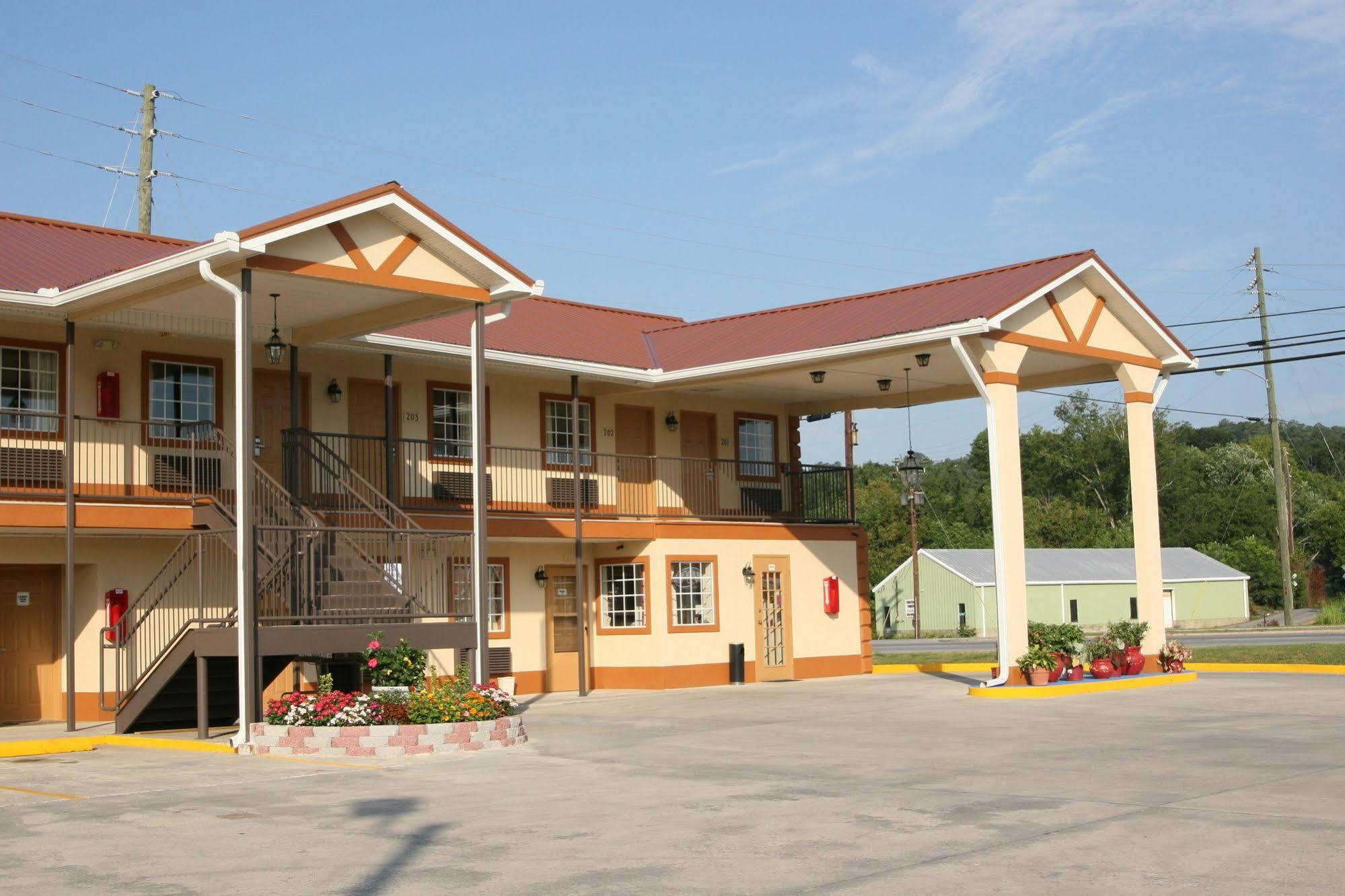 Coach Inn - Summerville Zewnętrze zdjęcie